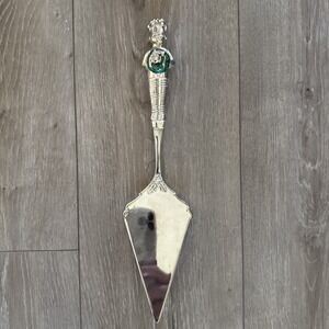 Reed & Barton silver plated cake server Chef With Holiday‎ Wreath